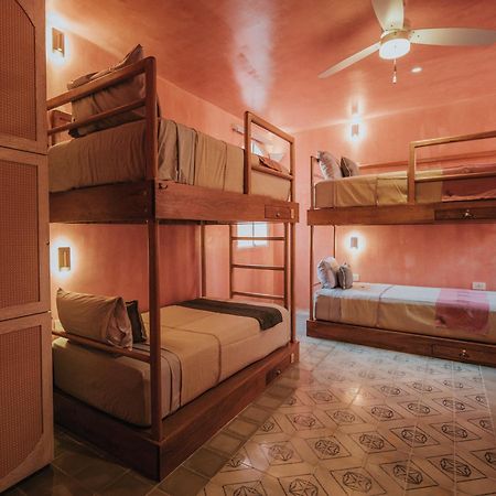 Casa Amate 61 Boutique Hostel Мерида Екстериор снимка