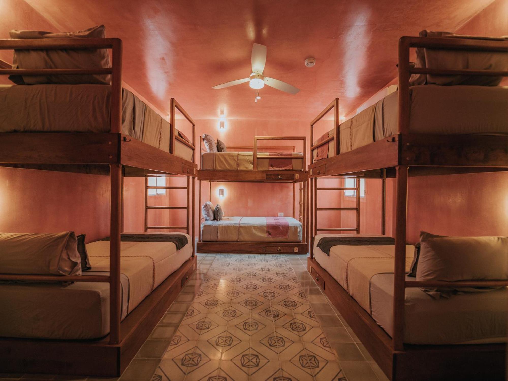 Casa Amate 61 Boutique Hostel Мерида Екстериор снимка
