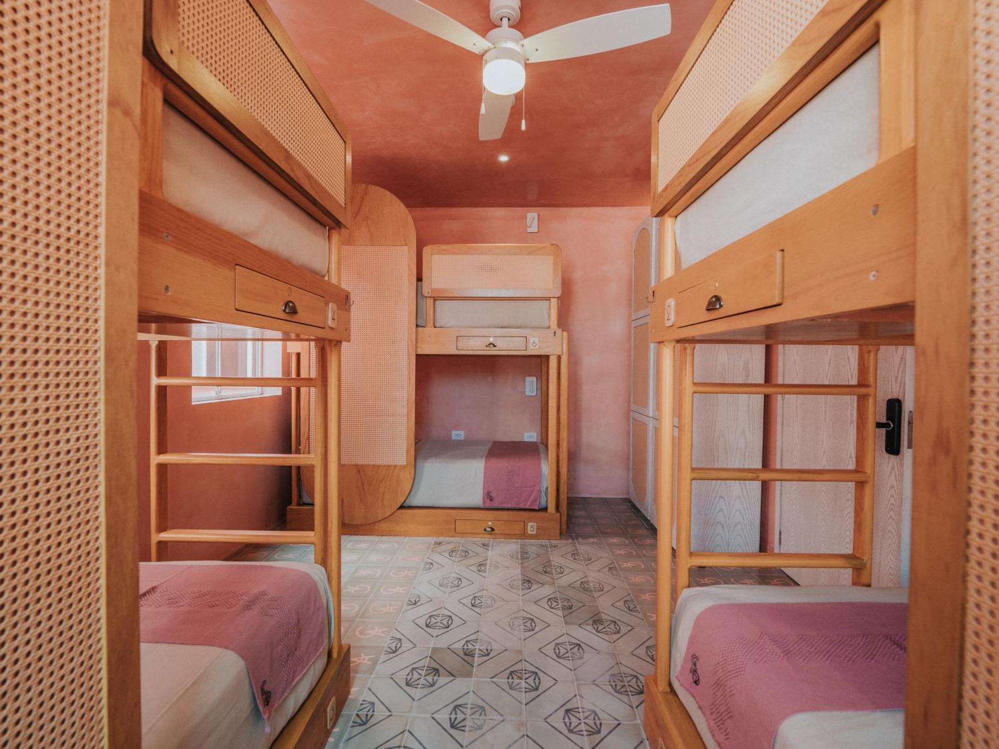 Casa Amate 61 Boutique Hostel Мерида Екстериор снимка